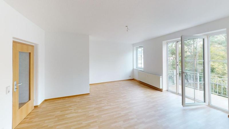 Wohnhighlight mit Kamin und 2 Balkonen